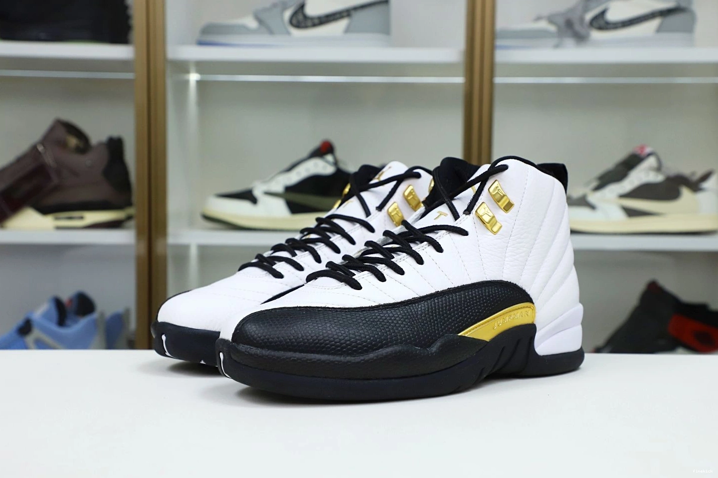 12 AIR 'ROYALTY' JORDAN RETRO 0123